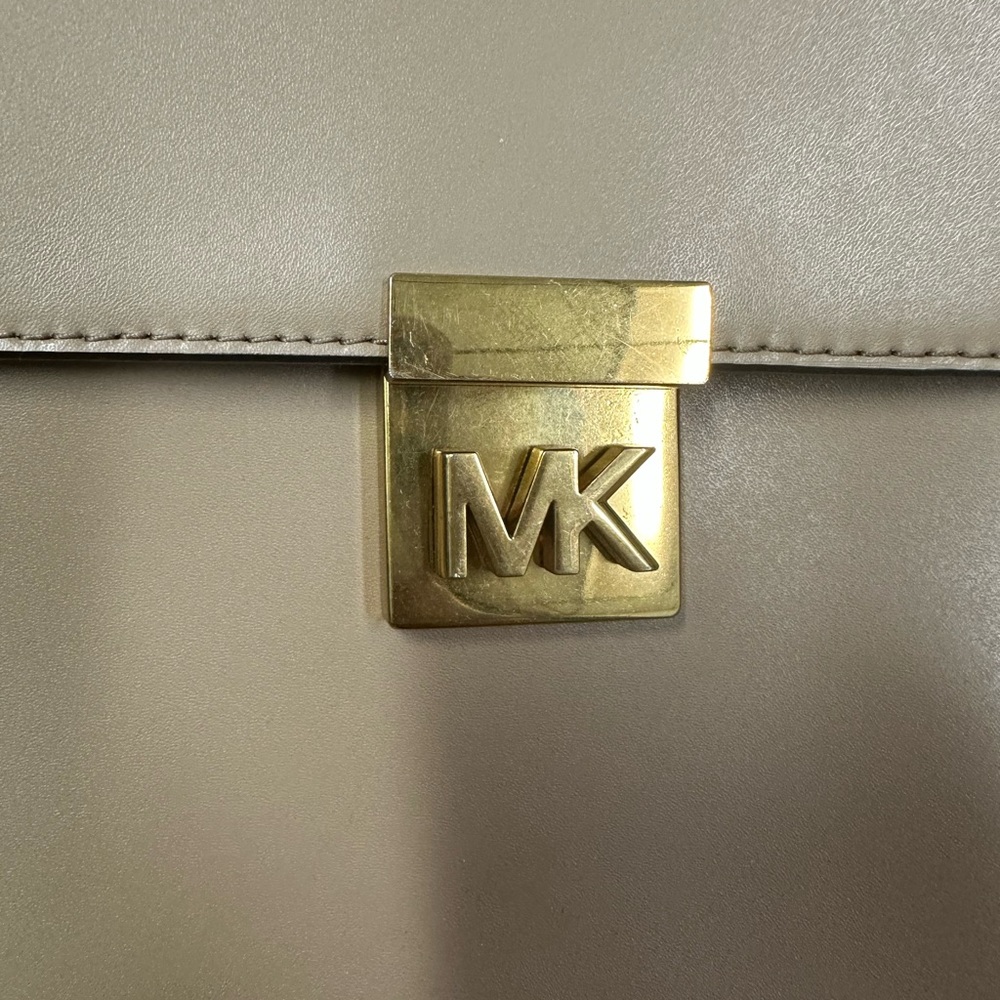 Michael Kors leather backpack - Picture 2 of 7